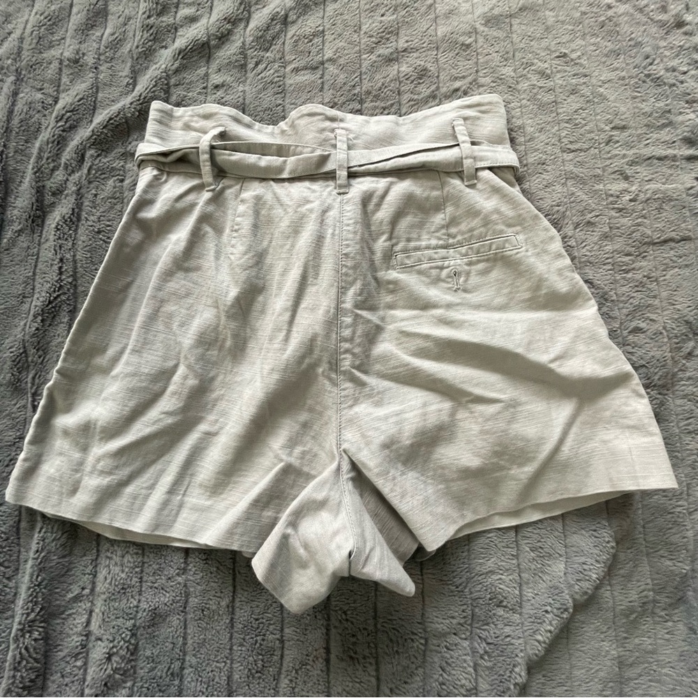 Shorts - Picture 3 of 5